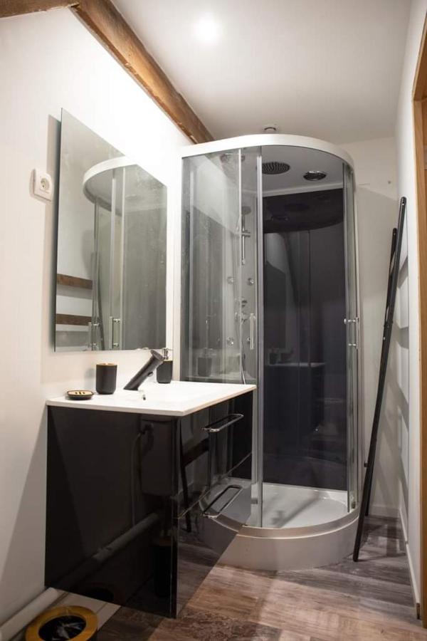 Cyris - Chambres Duplex Climatisees - Spa & Piscine Centre Ville Saint-Germain-des-Fosses Екстер'єр фото